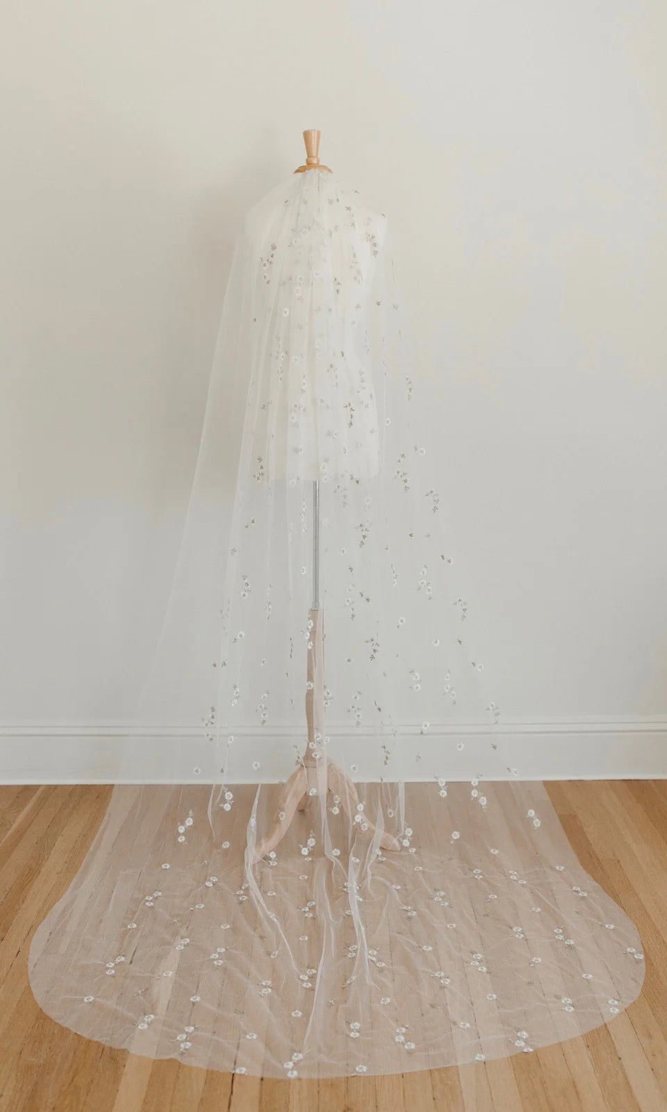 Luna Veil