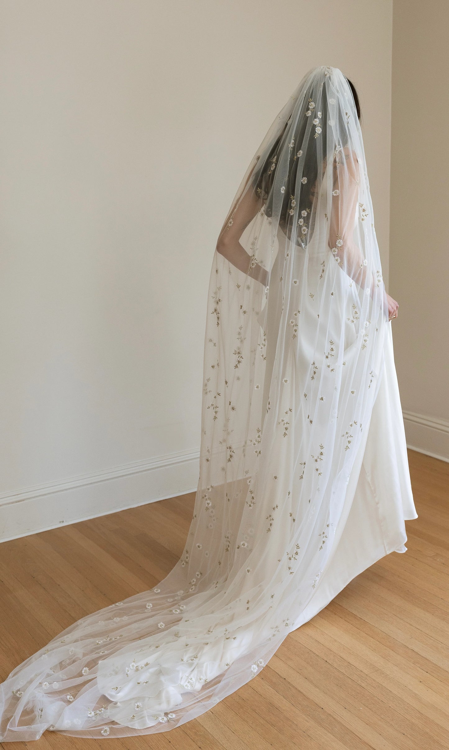 Luna Veil