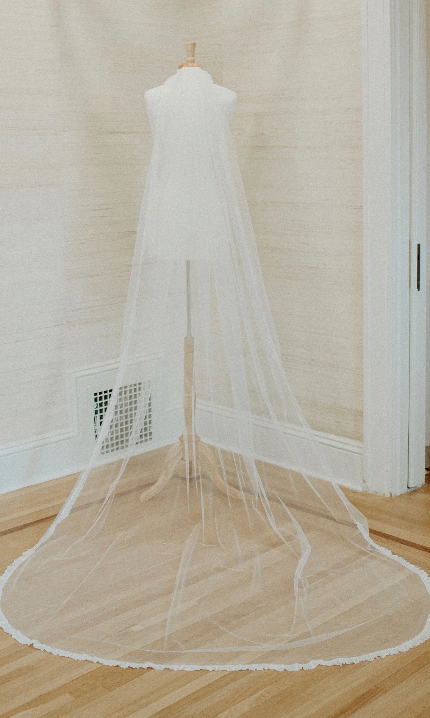 Ava Veil