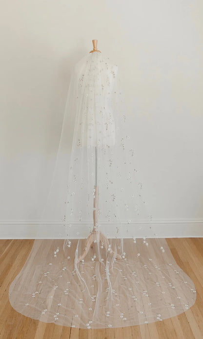 Luna Veil